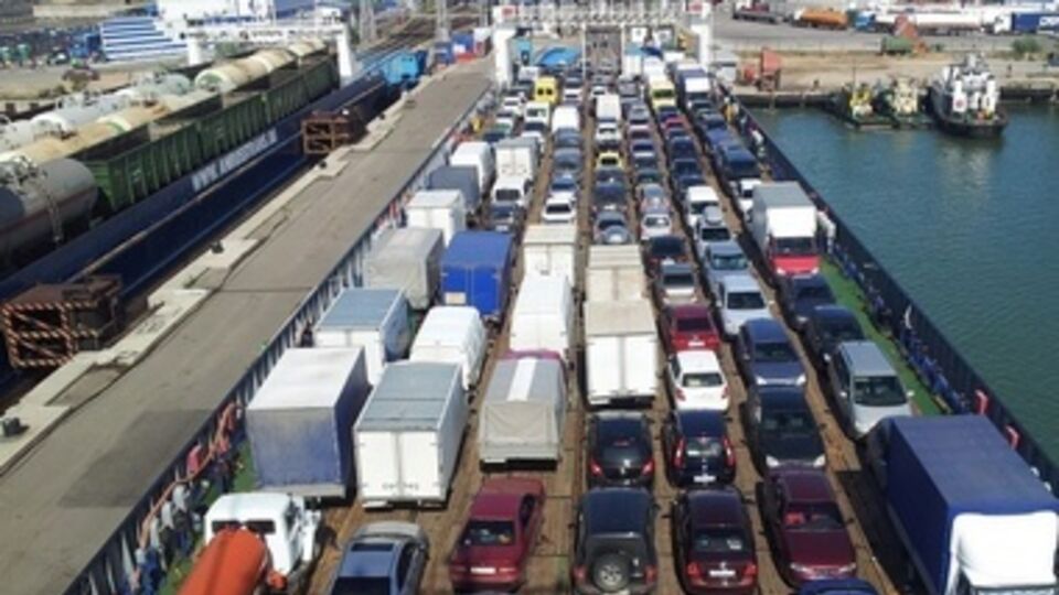 В данный момент на переправе штатные погодные условия, сила ветра не превышает 10 м/с