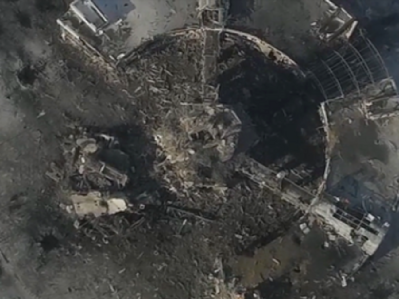 Бои в районе аэропорта продолжаются