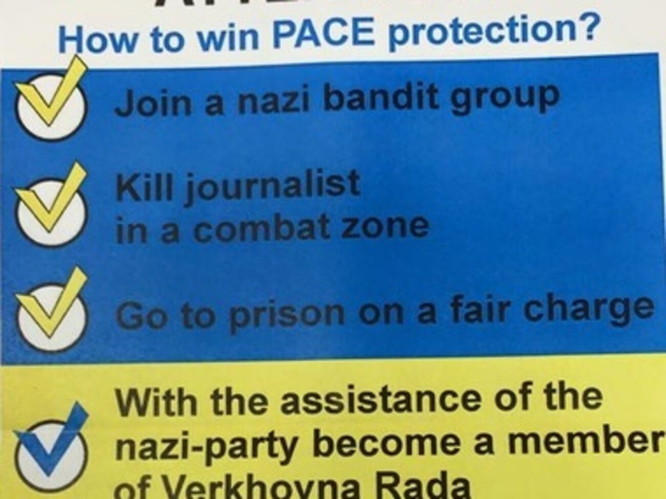 В листовках, которые раздавали россияне, Савченко обвинили в убийстве журналистов и связях с нацистскими организациями