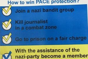В листовках, которые раздавали россияне, Савченко обвинили в убийстве журналистов и связях с нацистскими организациями