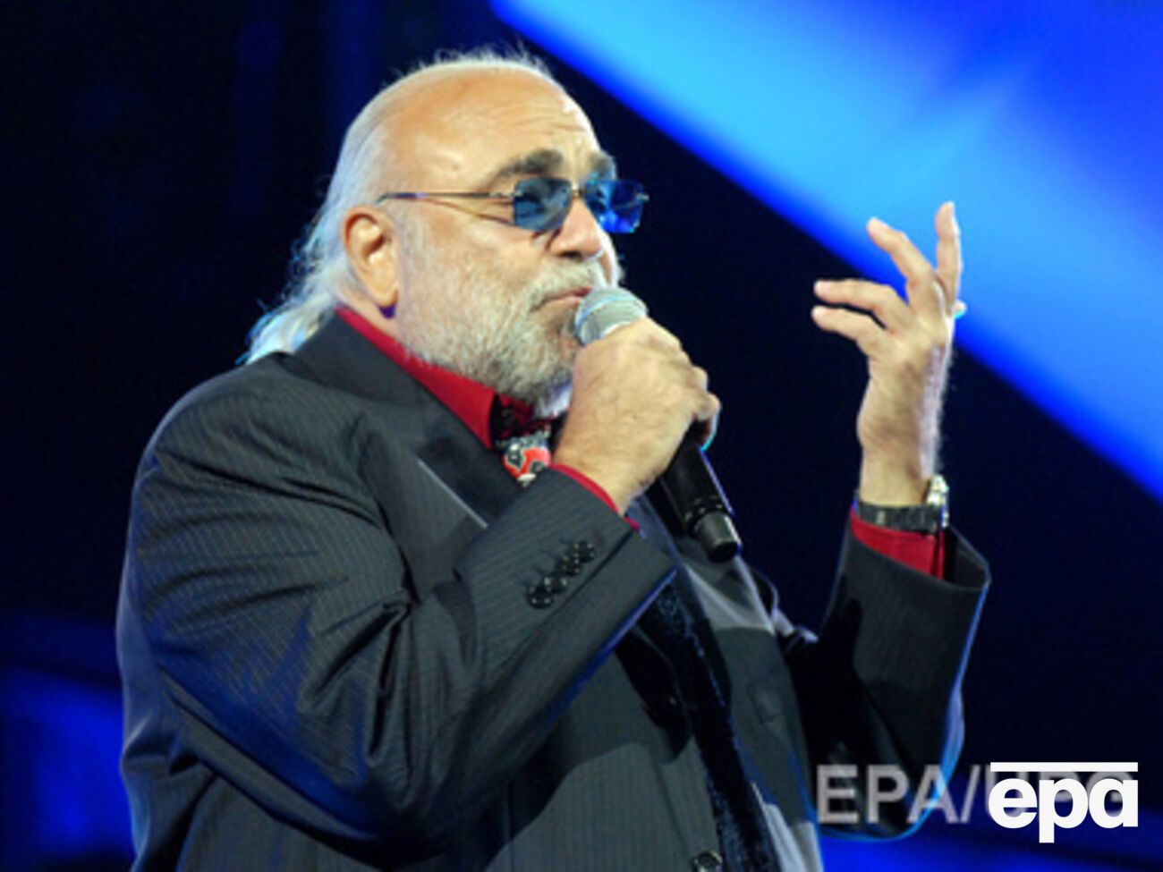 Последнее время Руссос, уроженец Египта, проживал в Греции и во Франции