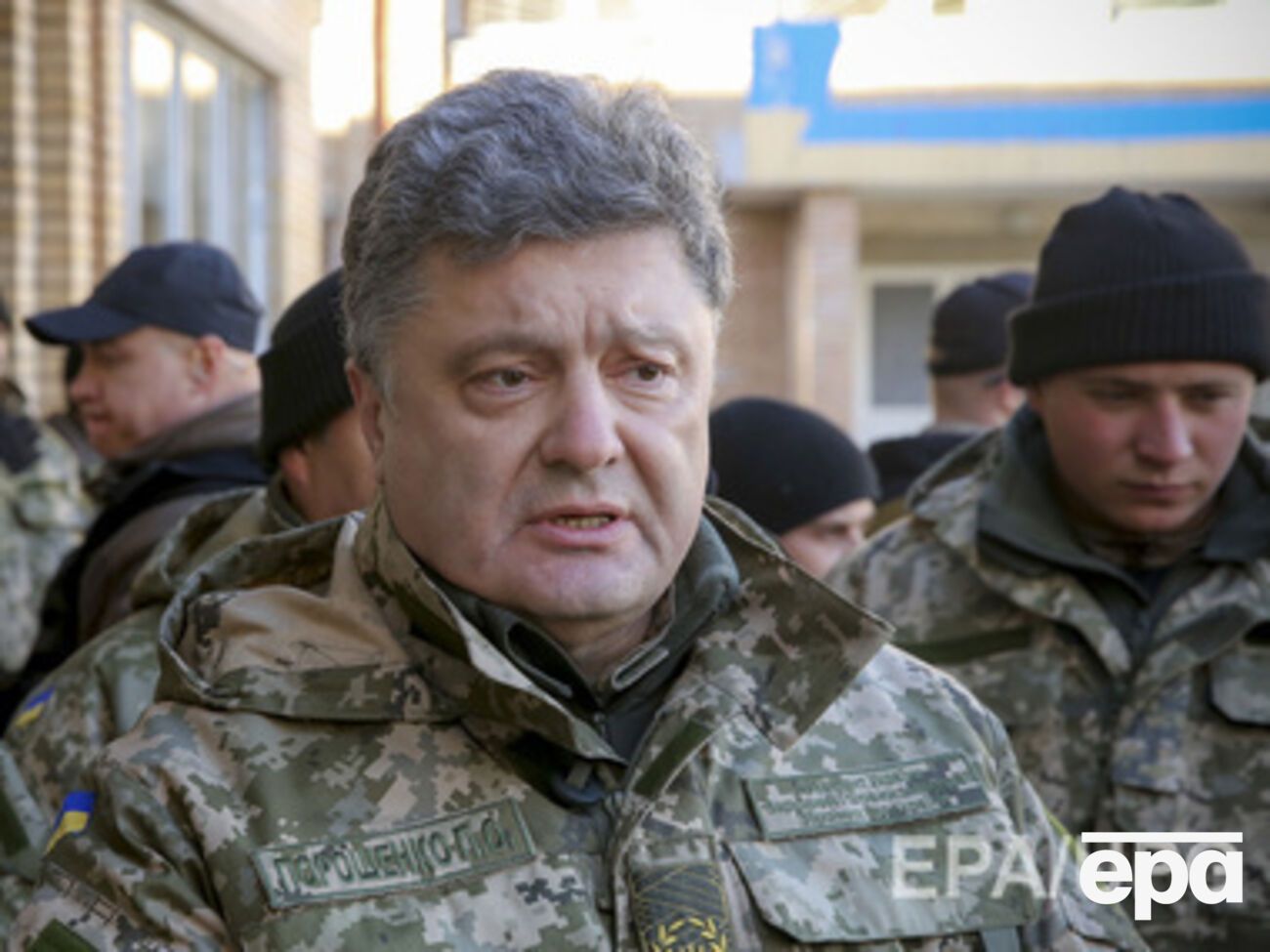 Петр Порошенко наградил орденами пятерых военных, которые участвуют в АТО в Донецкой области