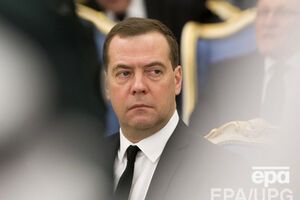 Медведев обещает отреагировать на отключение РФ от SWIFT