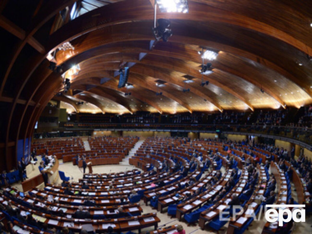 В документе был существенно изменен пункт о так называемых "гуманитарных конвоях"