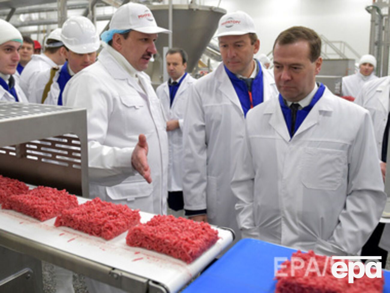 Медведев будет бороться с кризисом