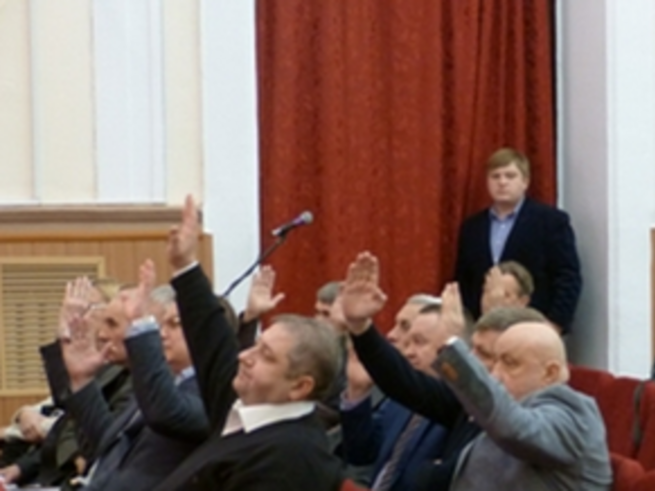 Горсовет также утвердил порядок признания организаций террористическими, что является первым шагом к признанию таковыми группировок "ДНР" и "ЛНР"