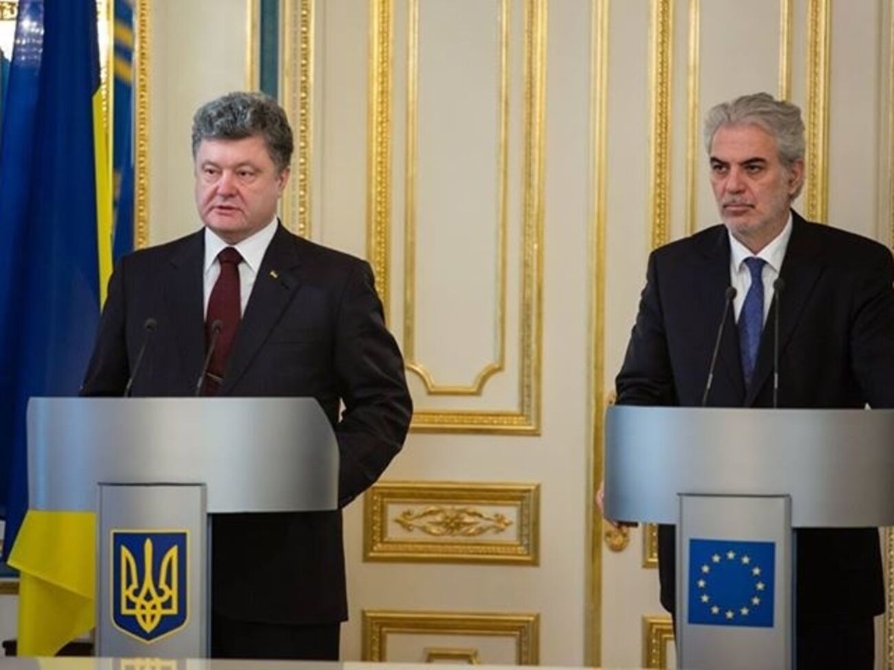 Боевики нарушают права граждан и осуществляют террор местного населения, заявил Порошенко