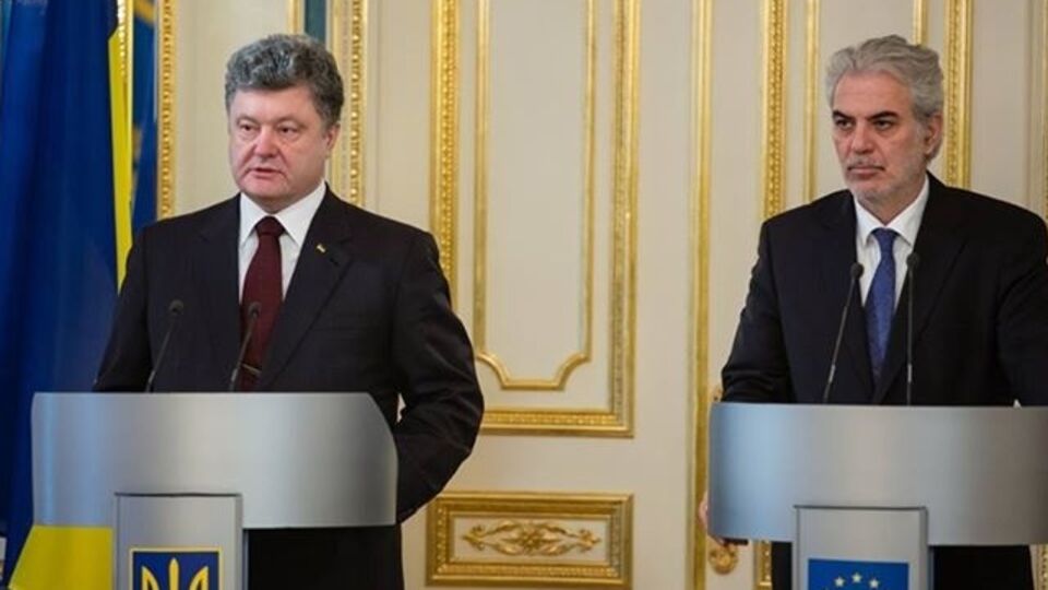 Боевики нарушают права граждан и осуществляют террор местного населения, заявил Порошенко