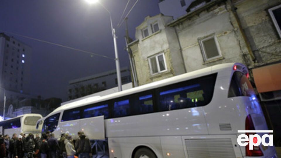 С 12 января въезд и выезд из зоны АТО возможен только через транспортные коридоры при предъявлении паспорта и спецпропуска