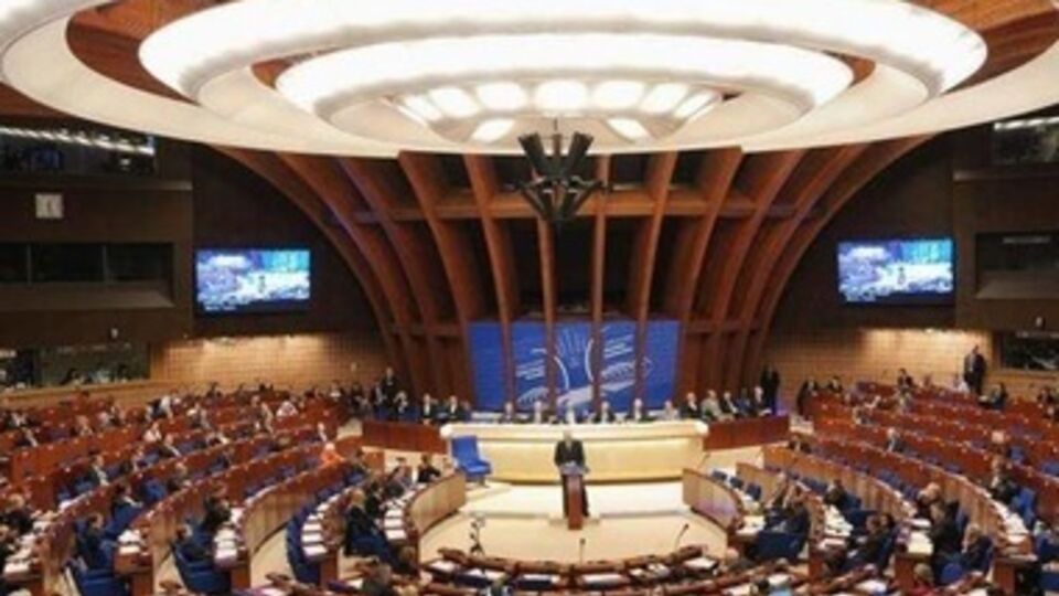 10 поправок были выдвинуты делегацией депутатов от России, семь – касались украинского конфликта