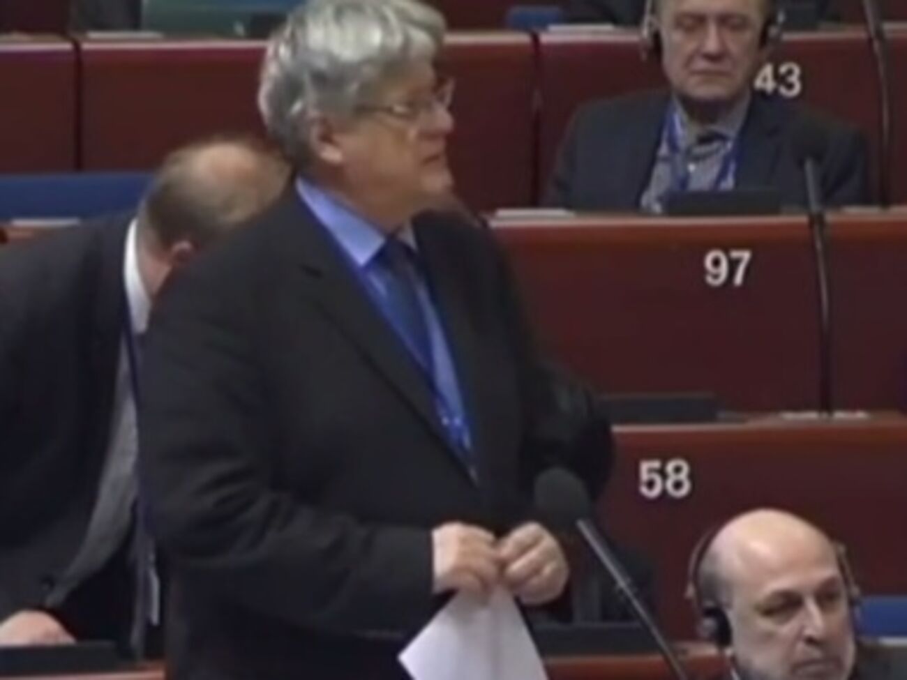 Рассмотрение резолюции началось с доклада Стефана Шеннаха