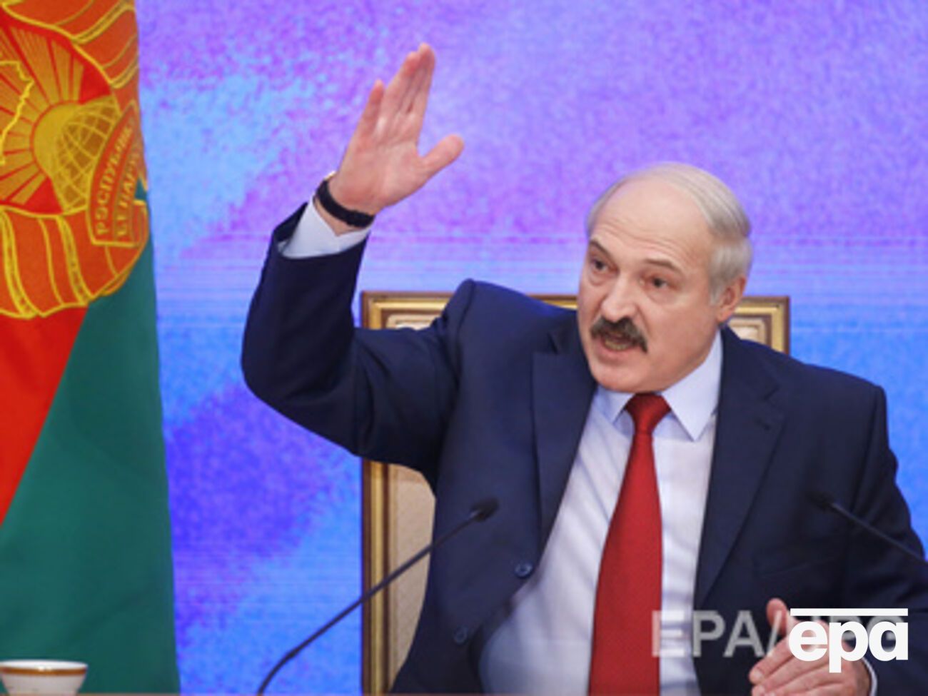 Лукашенко заявил, что Беларусь --- не часть России