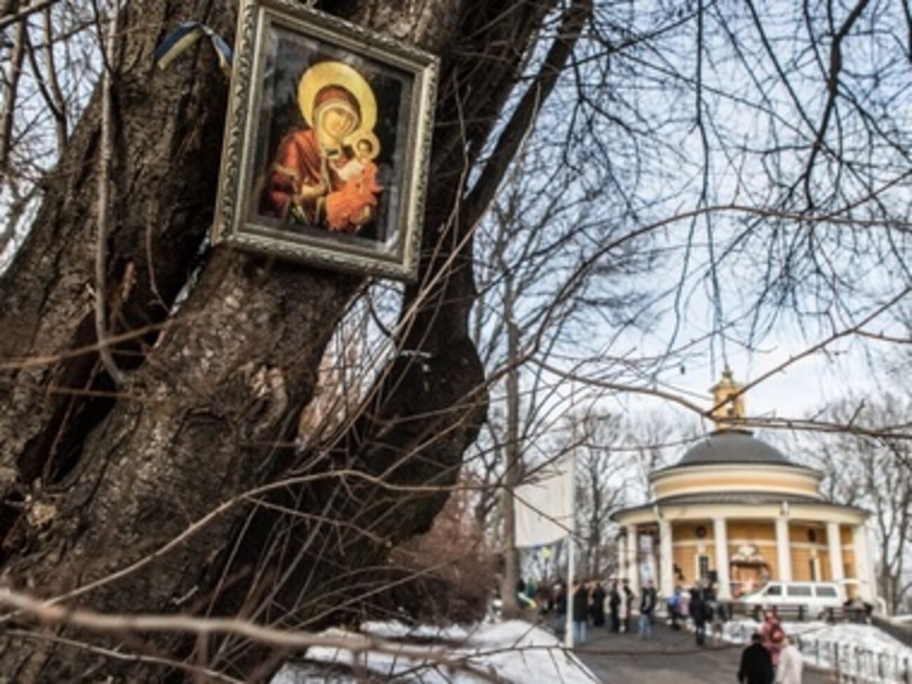 Порошенко почтил память героев Крут. Фоторепортаж