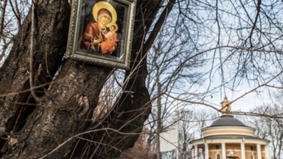 Порошенко почтил память героев Крут. Фоторепортаж