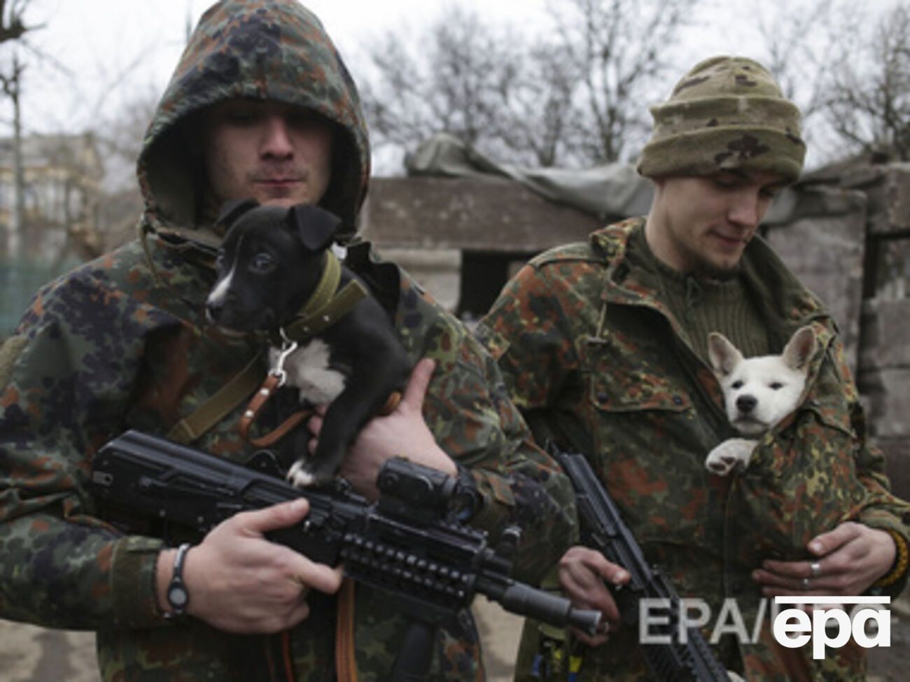 Украинские военные регулярно патрулируют Мариуполь