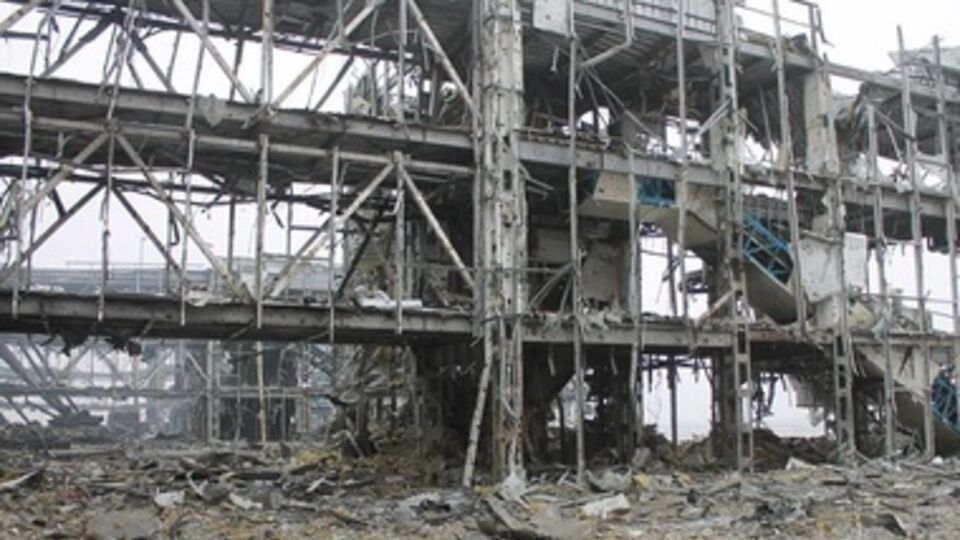 Донецкий аэропорт почти полностью разрушен