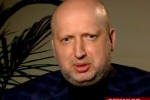 Александр Турчинов назвал небрежностью использование российских почтовых серверов