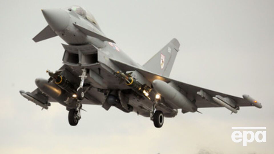Британские истребители Eurofighter Typhoon были подняты на перехват российских бомбардировщиков