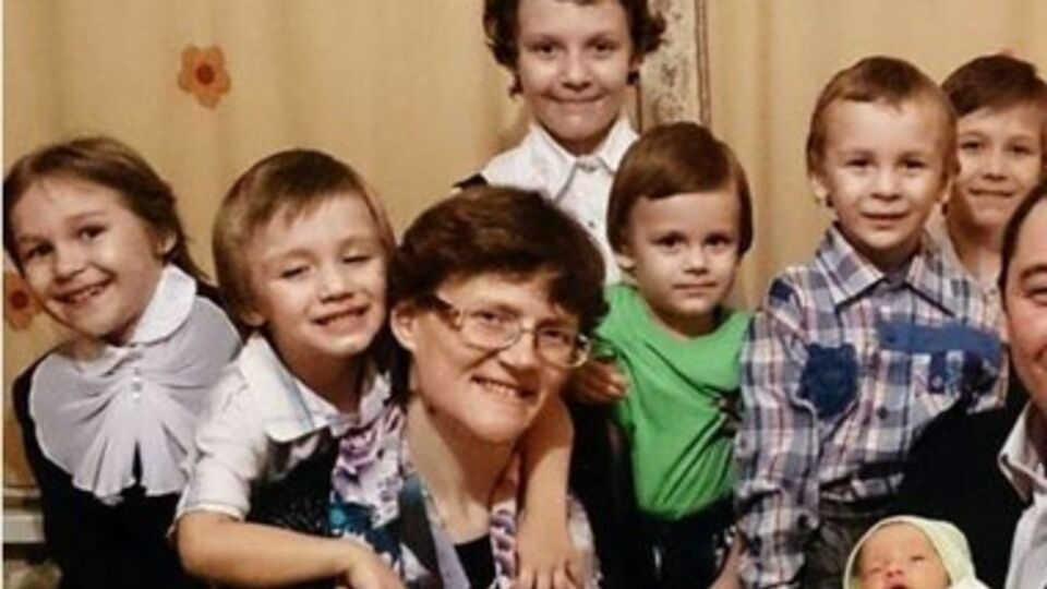 Многодетная мать Светлана Давыдова, арестованная за государственную измену из-за звонка в украинское посольство