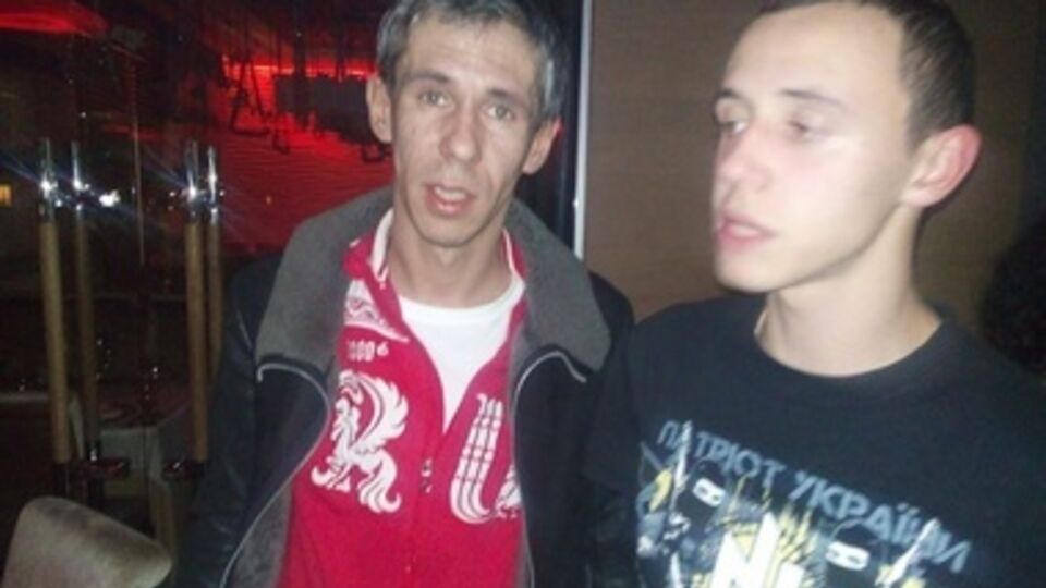 Позже актер прилетел в Москву и дал интервью российскому телеканалу "Звезда", в котором сообщил, что извинялся "от страха"