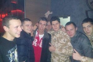 Марк Гордиенко опубликовал несколько фотографий, на которых запечатлены активисты Евромайдана вместе с российским актером