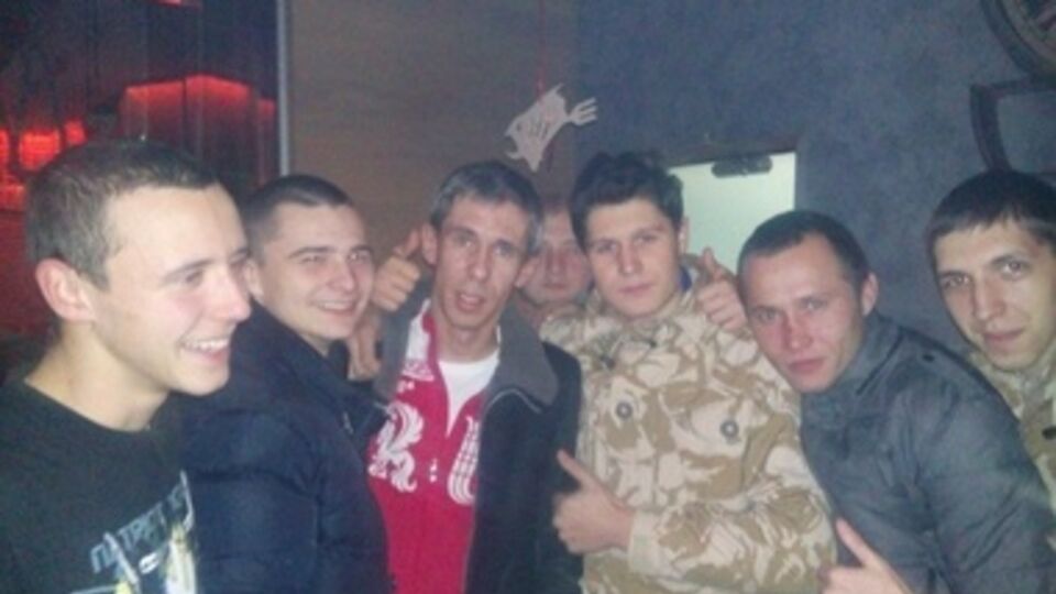 Марк Гордиенко опубликовал несколько фотографий, на которых запечатлены активисты Евромайдана вместе с российским актером