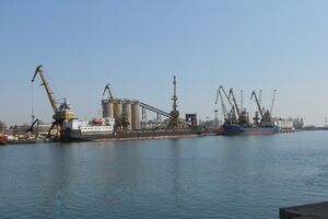 В ближайшее время корабль с трубами для "Южного потока" отбуксируют на глубокую воду