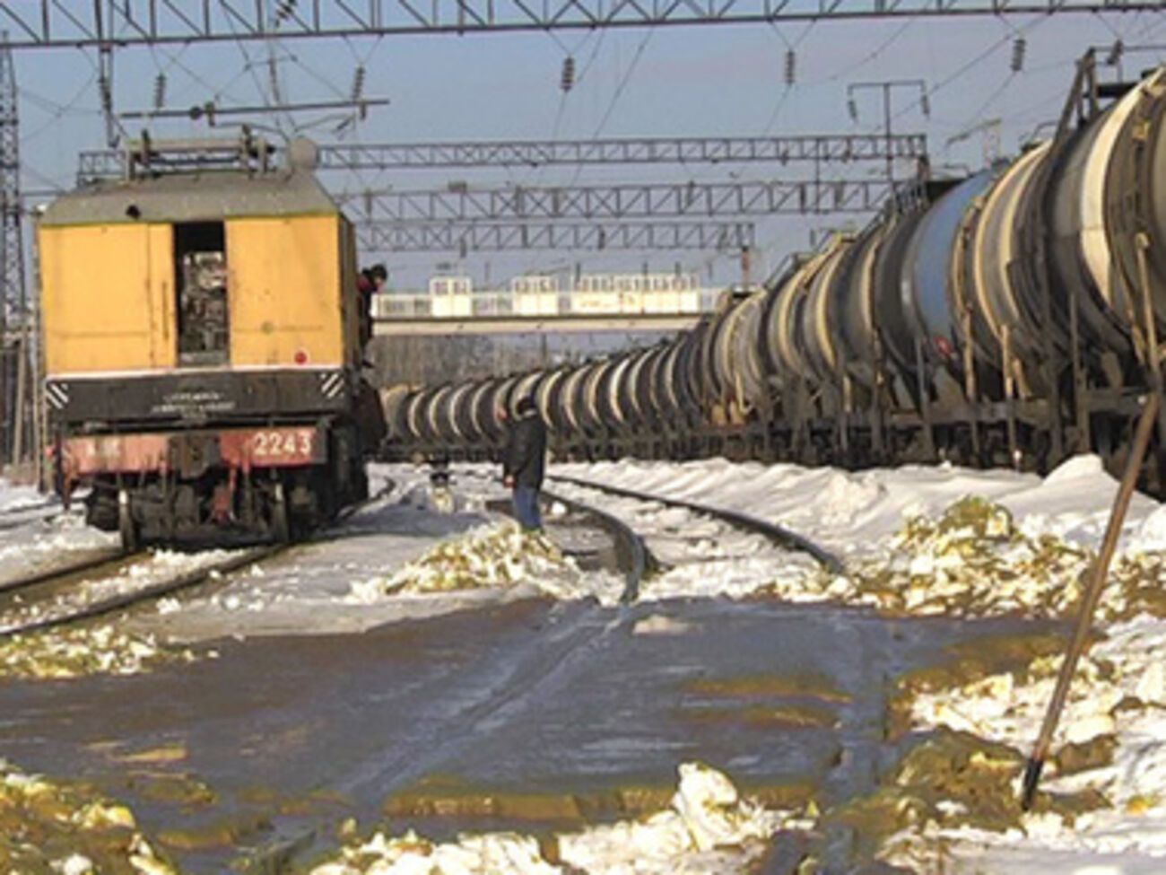 Место разлива газойля на Одесской железной дороге