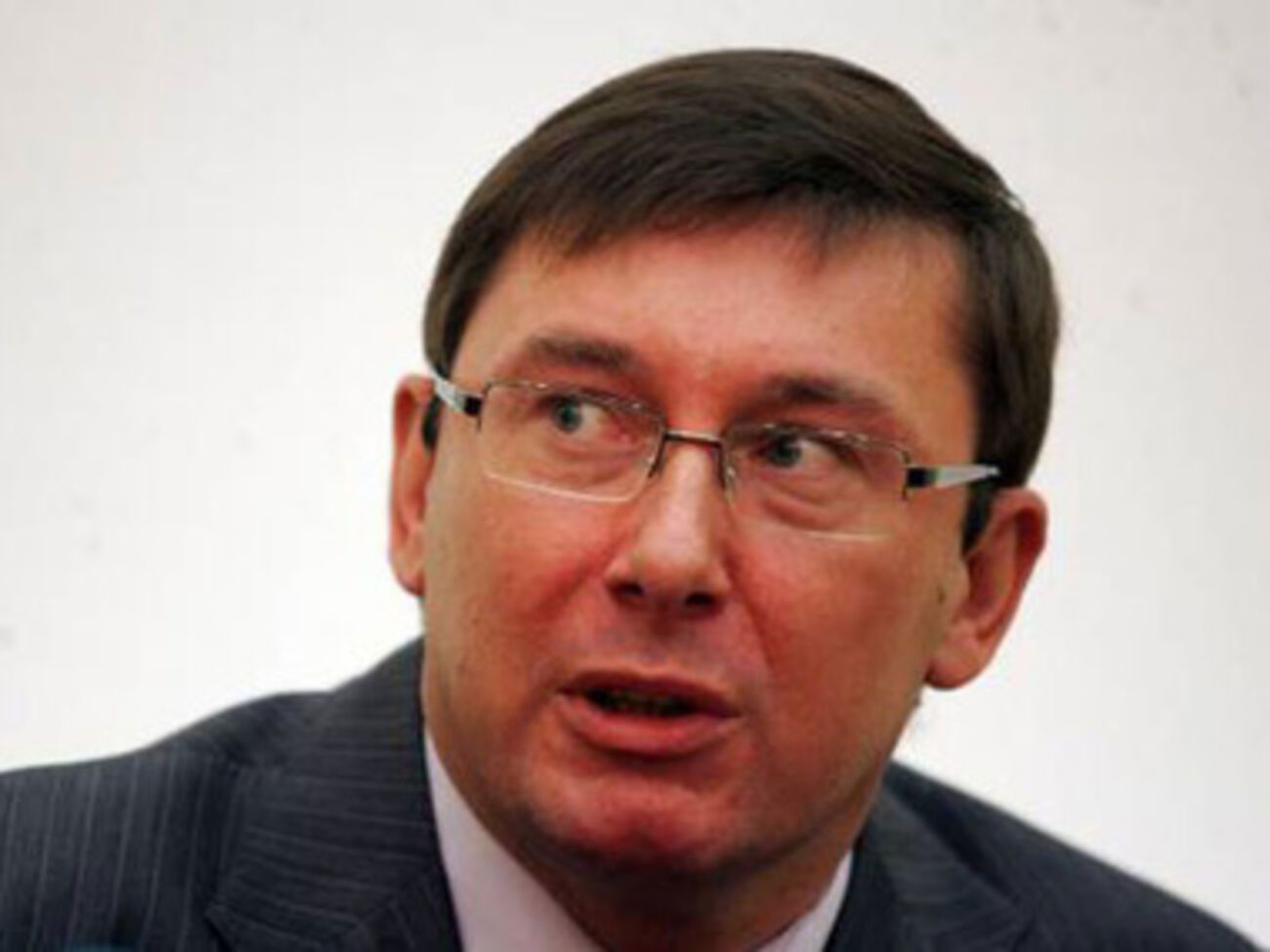 Заставлять депутатов и "ломать через колено" никто не будет, заявил Юрий Луценко&nbsp;