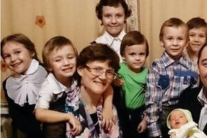 Многодетная мать Светлана Давыдова, арестованная за государственную измену из-за звонка в украинское посольство