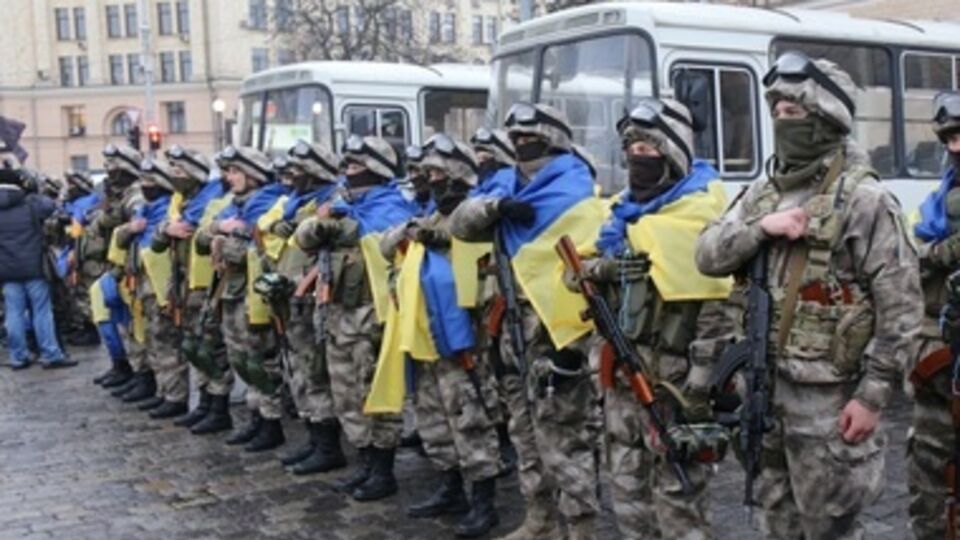 На центральной площади Харькова провожали добровольцев