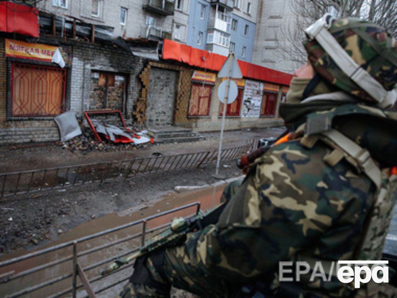 В Углегорске продолжаются бои