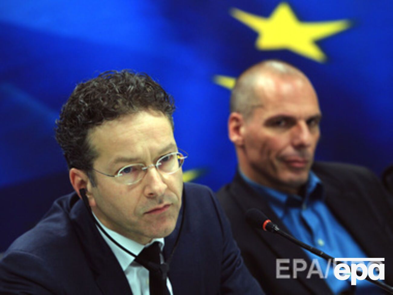 Глава ерогруппы Дейсселблум и греческий министр финансов Варуфакис на пресс-конференции в Афинах