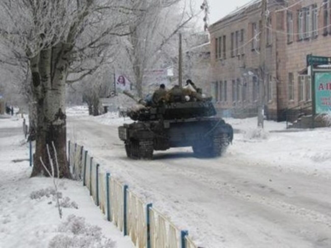 Боевики обстреляли украинских военных под Мариуполем