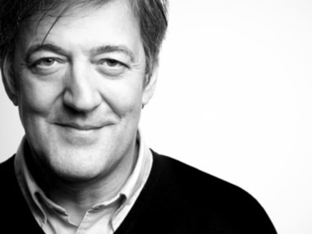 Стивен Фрай, недавно вступивший в брак со своим бойфрендом, заступился за геев