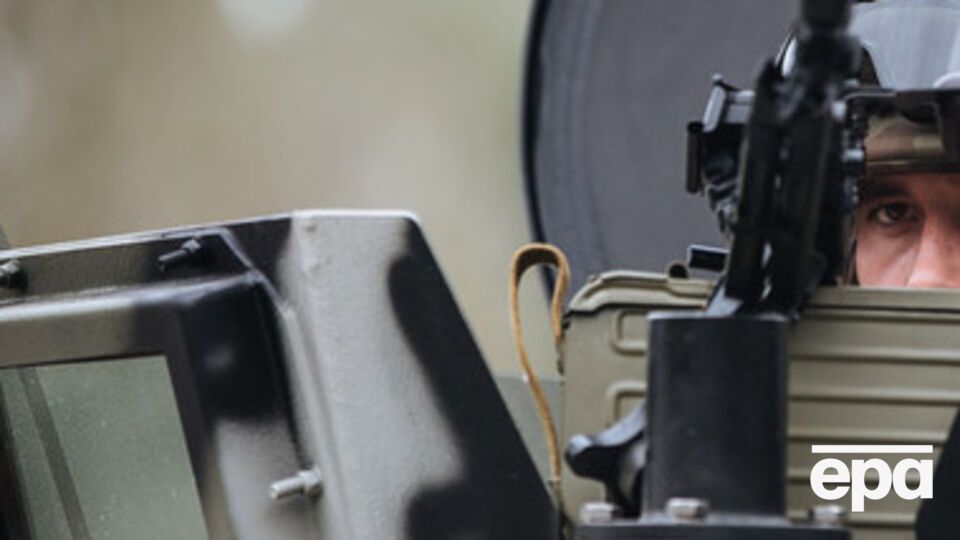 Россия продолжает поставлять на Донбасс технику и живую силу