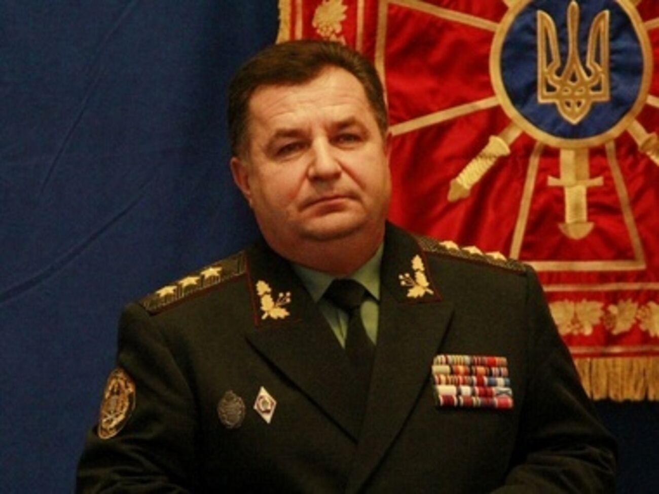 Полторак заверил, что военные получат необходимую экипировку