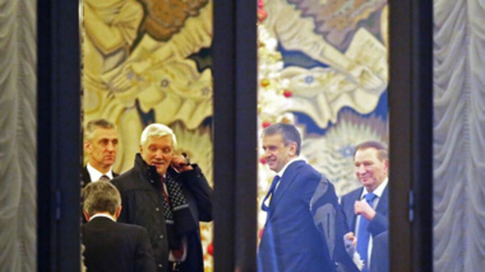 СМИ: Участники переговоров в Минске не подписывали никаких документов