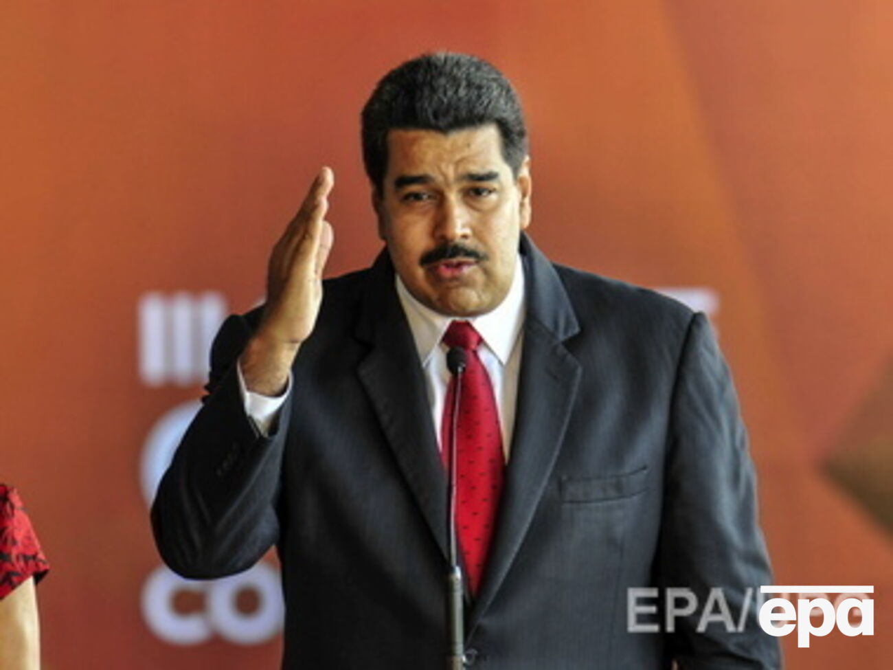 Президент Венесуэлы Николас Мадуро подтвердил вступление в силу новых норм