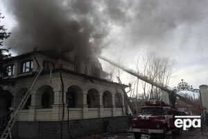 В самом соборе и в соседних домах в результате взрывов повреждено остекление