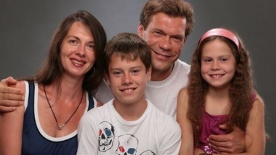 Царев уверен, что его семью ищут, чтобы повесить