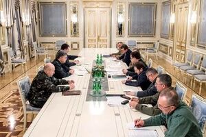 Президент посовещался с силовиками