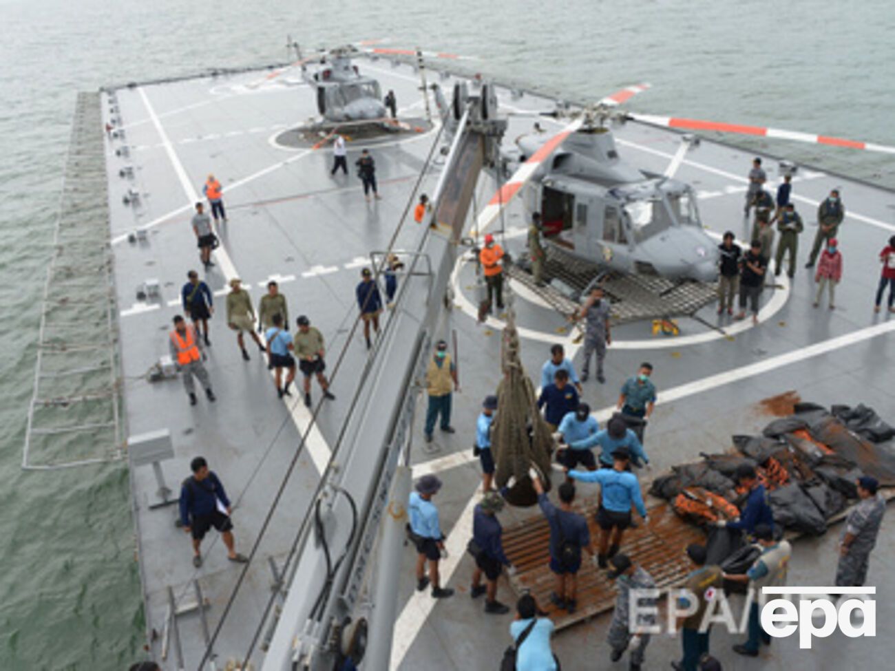 Поисковые работы затрудняет непогода