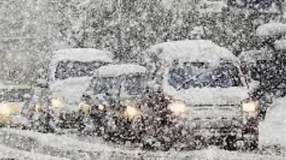 Спасатели продолжают бороться с последствиями сильных снегопадов в Одесской области