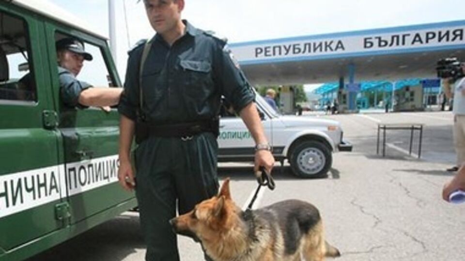 Болгария намерена вступить в Шенген и должна справиться с наплывом нелегальных мигрантов