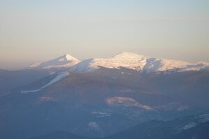 Туристы заблудились в горах во время снежной бури