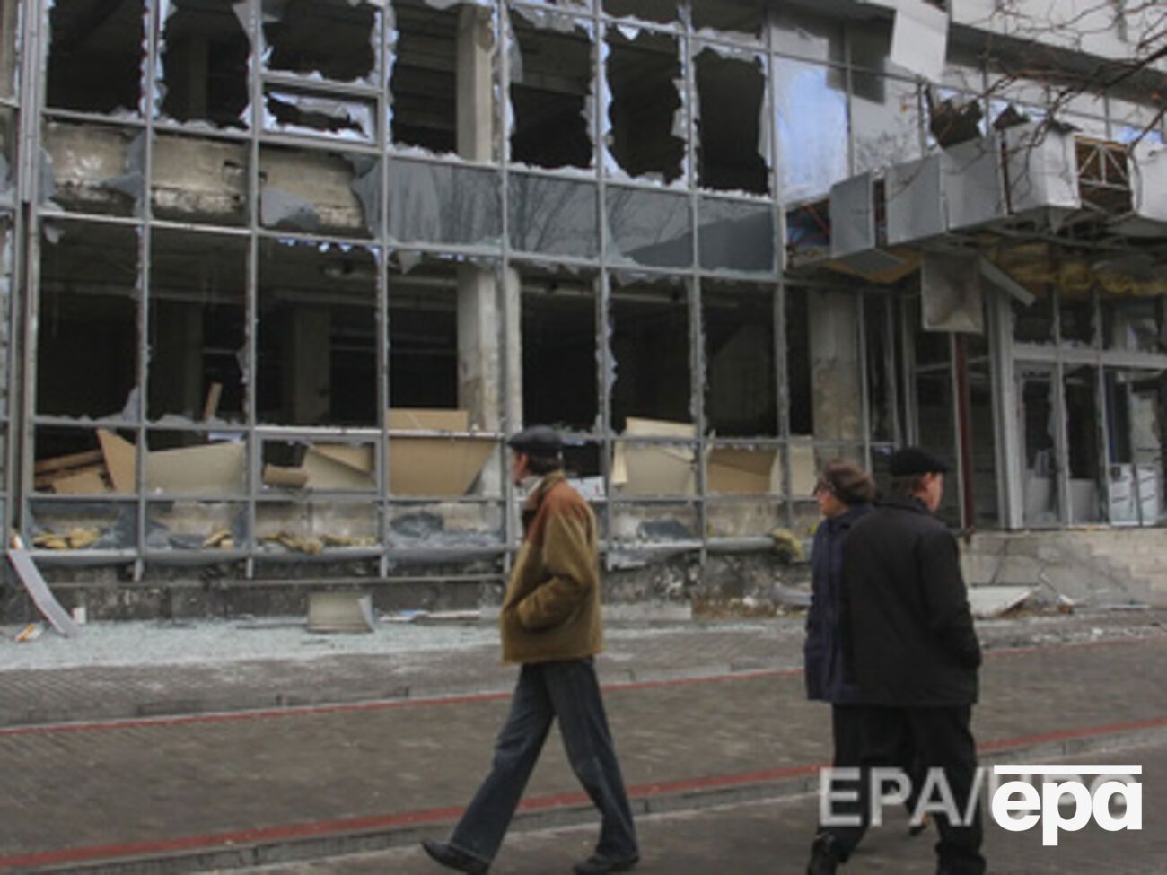 В Донецке слышны залпы из тяжелых орудий