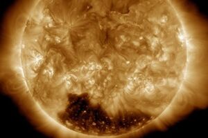 Корональная дыра на Солнце, зафиксированная NASA