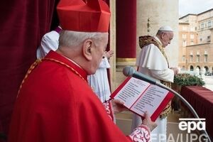 Папа Франциск заявил, что бюрократия Ватикана "больна духовной болезнью Альцгеймера" и "терроризмом сплетен"