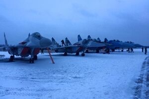 Сегодня ВС Украины получат около 100 единиц военной техники